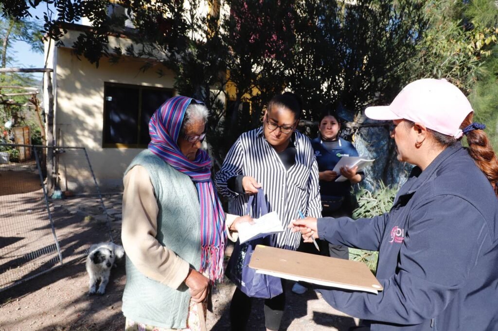 Municipio-de-Queretaro-continua-con-la-entrega-de-cenas-navidenas-3