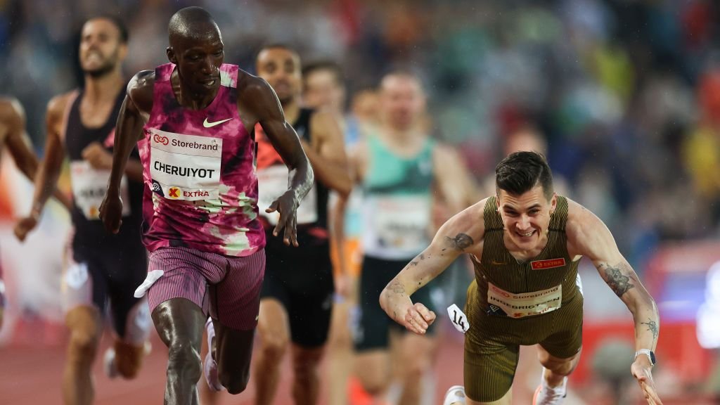 jakob-ingebrigtsen-of-team-norway-crosses-the-finish-line-news-photo-1717103774