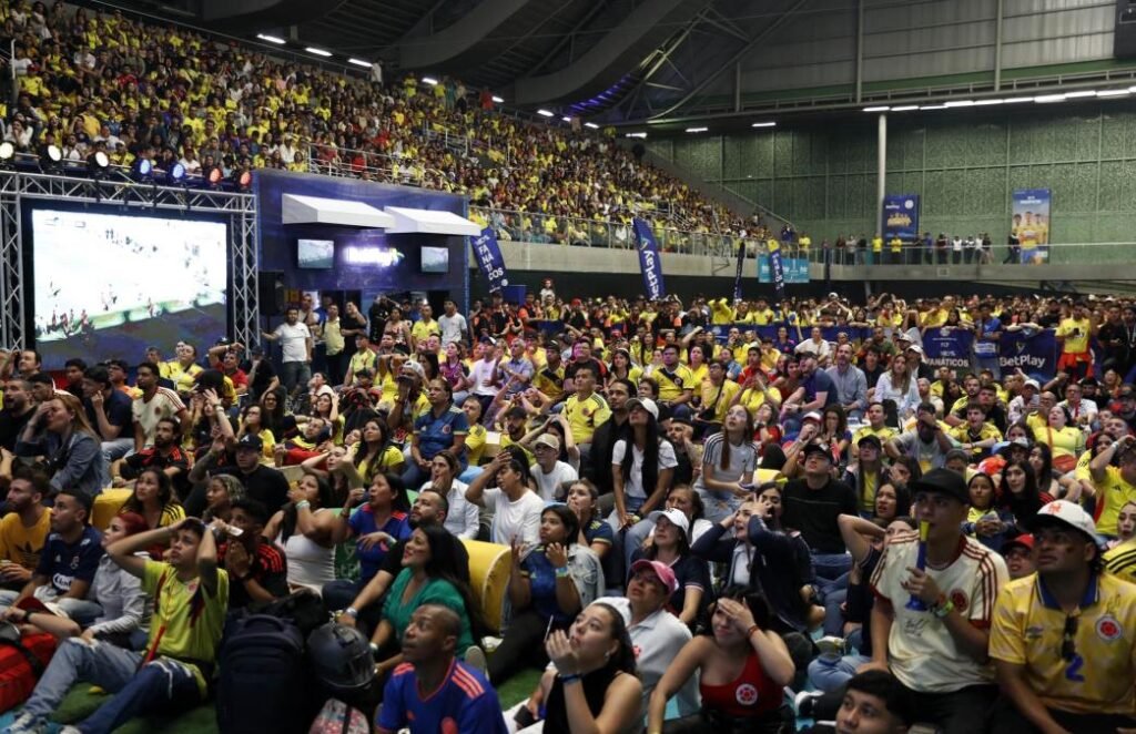 emocion-en-medellin-por-el-apoyo-a-la-seleccion-colombiana-de-futbol-focus-0-0-1044-675