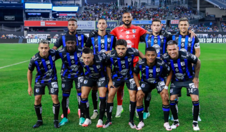 Queretaro-recibiria-multa-si-no-juega-ante-Cruz-Azul-en-La-Corregidora-_-Foto_-IG-Gallos-Blancos-770x450