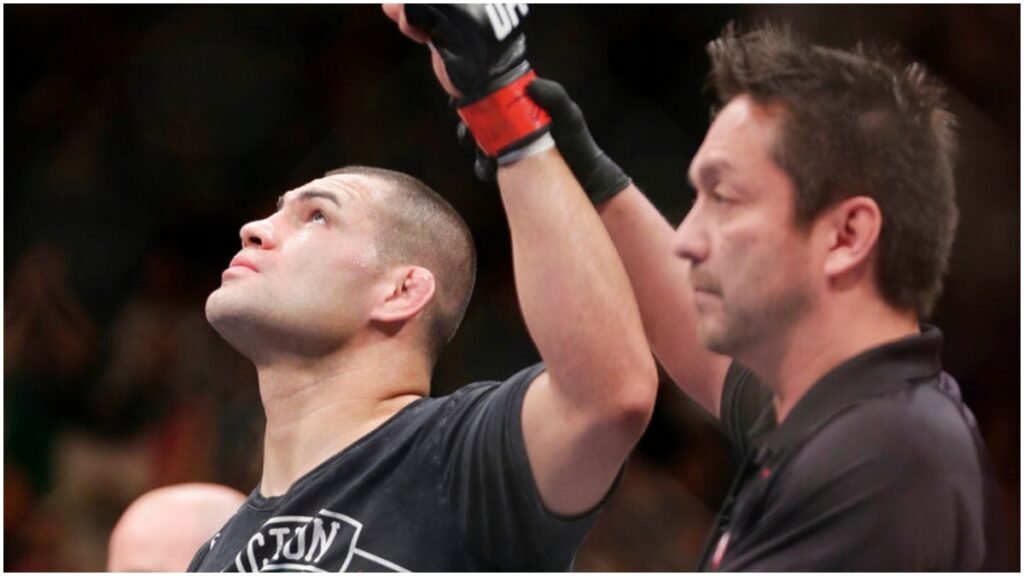 cain-velazquez-enfrenta-un-juicio-por-intento-de-asesinato-ap-090942-1024x576