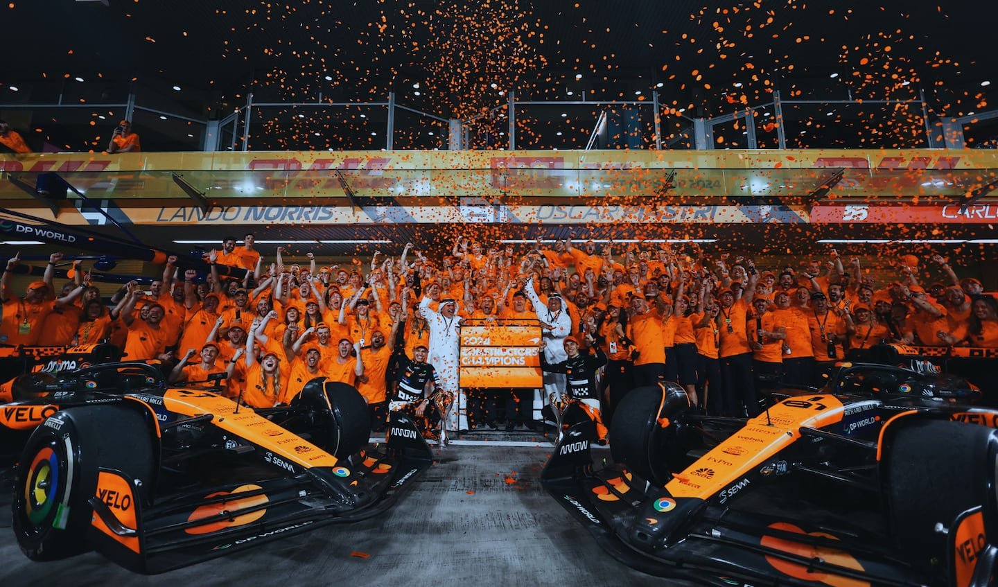 UIA6BCOMLVBOJBLGDUMGXAAZVM