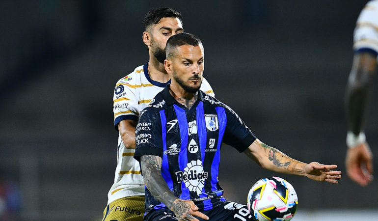 El-argentino-Dario-Benedetto-podria-dejar-a-los-Gallos.-Foto_-Mexsport-770x450