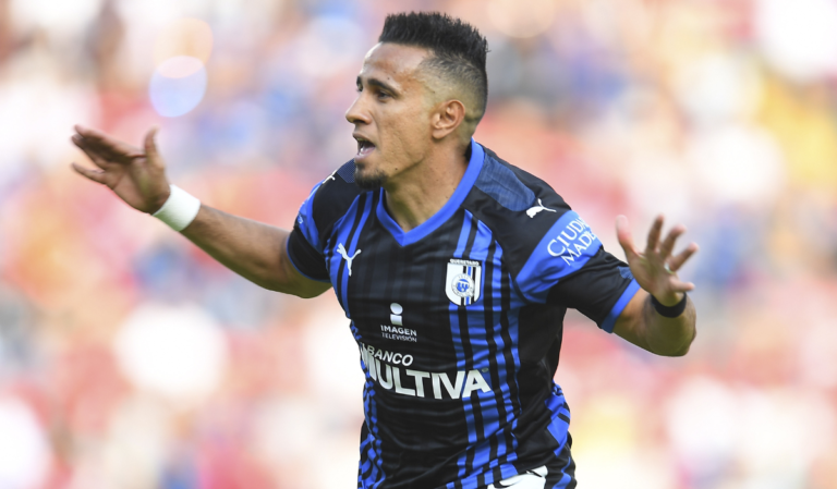 camilo-sanvezzo-anoto-69-goles-con-los-gallos-blancos-foto-mexsport-1737694028409