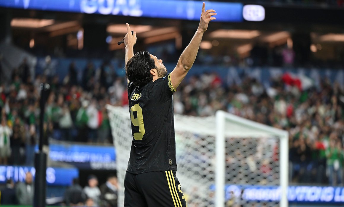 Raul-Jimenez-celebra-gol-ante-Canada-en-Nations-League-miseleccionmxEN