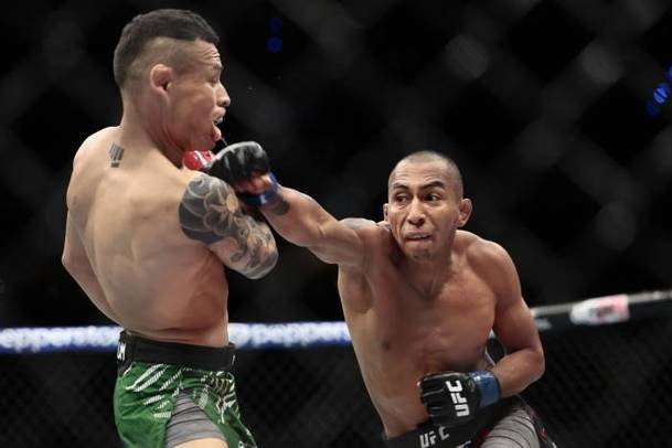 borjas-golpea-lazy-boy-ufc_thumb_609_406