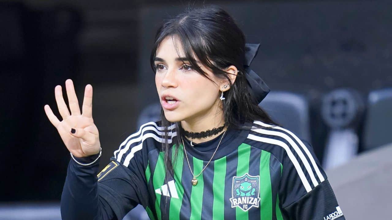 AlanaFlores