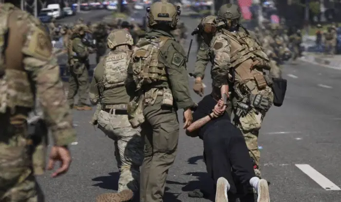 Trump-ordena-desplegar-Guardia-Nacional-en-Los-Angeles-e1749412906407