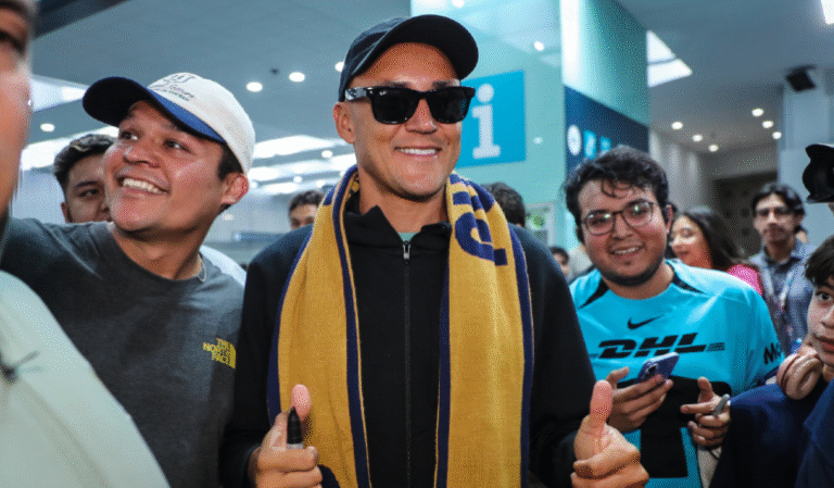 Keylor-Navas-ya-estan-en-la-Ciudad-de-Mexico-para-incorporarse-con-los-Pumas.-Foto_-Oswaldo-Figueroa-770x450