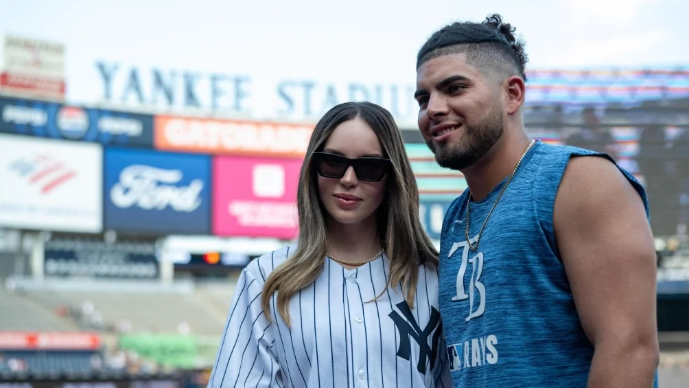 mexicanos-en-el-bronx-belinda-deslumbra-en-el-estadio-de-los-yankees-y-jonathan-aranda-conecta