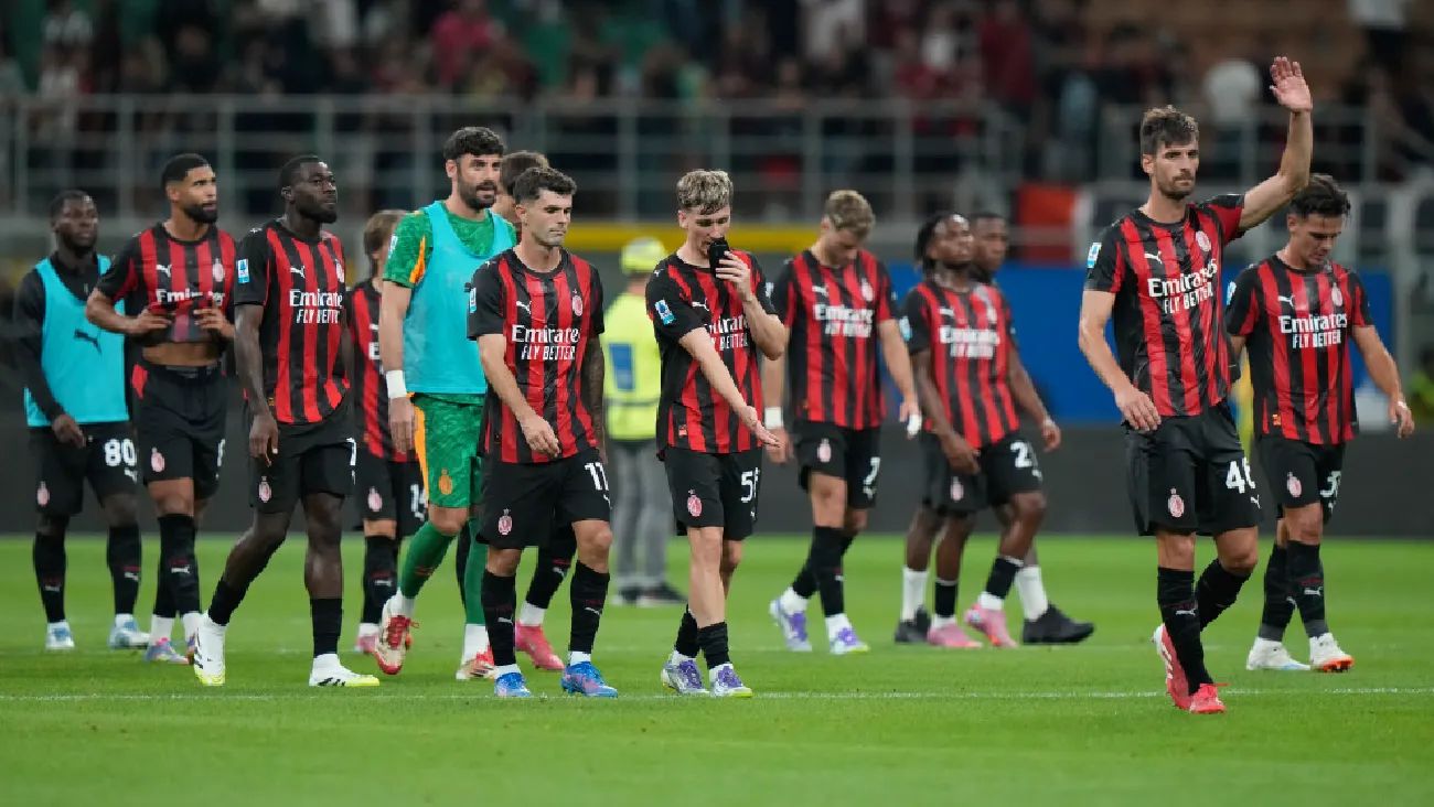 aficion-del-milan-explota-con-abucheos-contra-santiago-gimenez-y-el-equipo-tras-derrota-ante