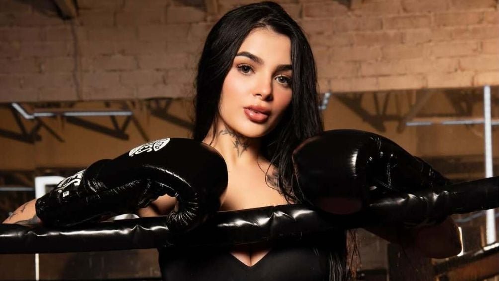 karely-ruiz-recibe-gancho-al-higado-en-su-preparacion-para-el-stream-fighters-4 (1)