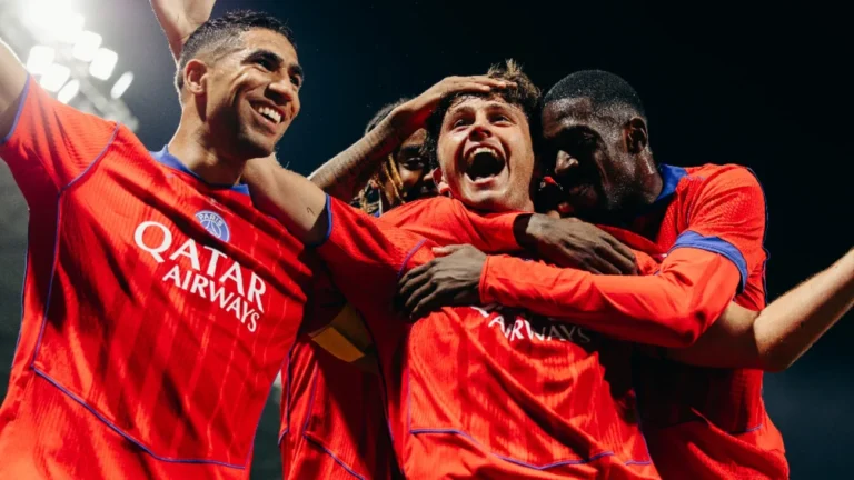 por-los-aires-psg-goleo-domicilio-al-toulouse-con-dos-chilenas-de-joao-neves (1)