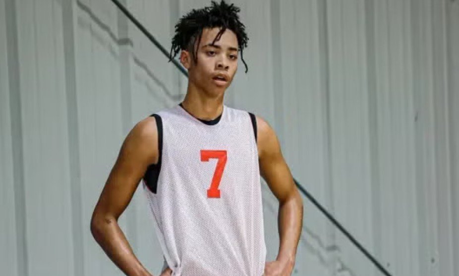 Screenshot_20251201-214016~2