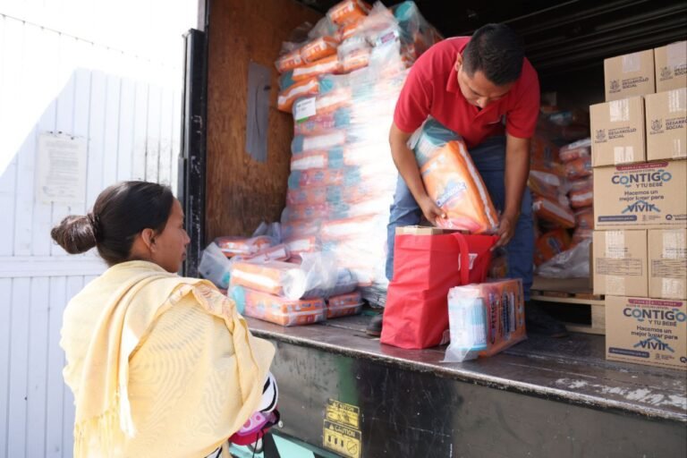 71_273_50657_1776908342_20_02_26__Luis_Nava_supervisa_entrega_de_apoyos_del_programa_Contigo_y_tu_bebe__769___21